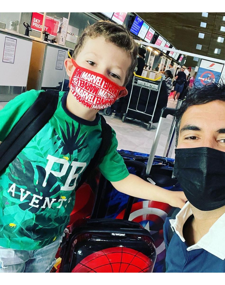 Alex Goude, séparé de son mari Romain Taillandier mais heureux papa du petit Elliot.
