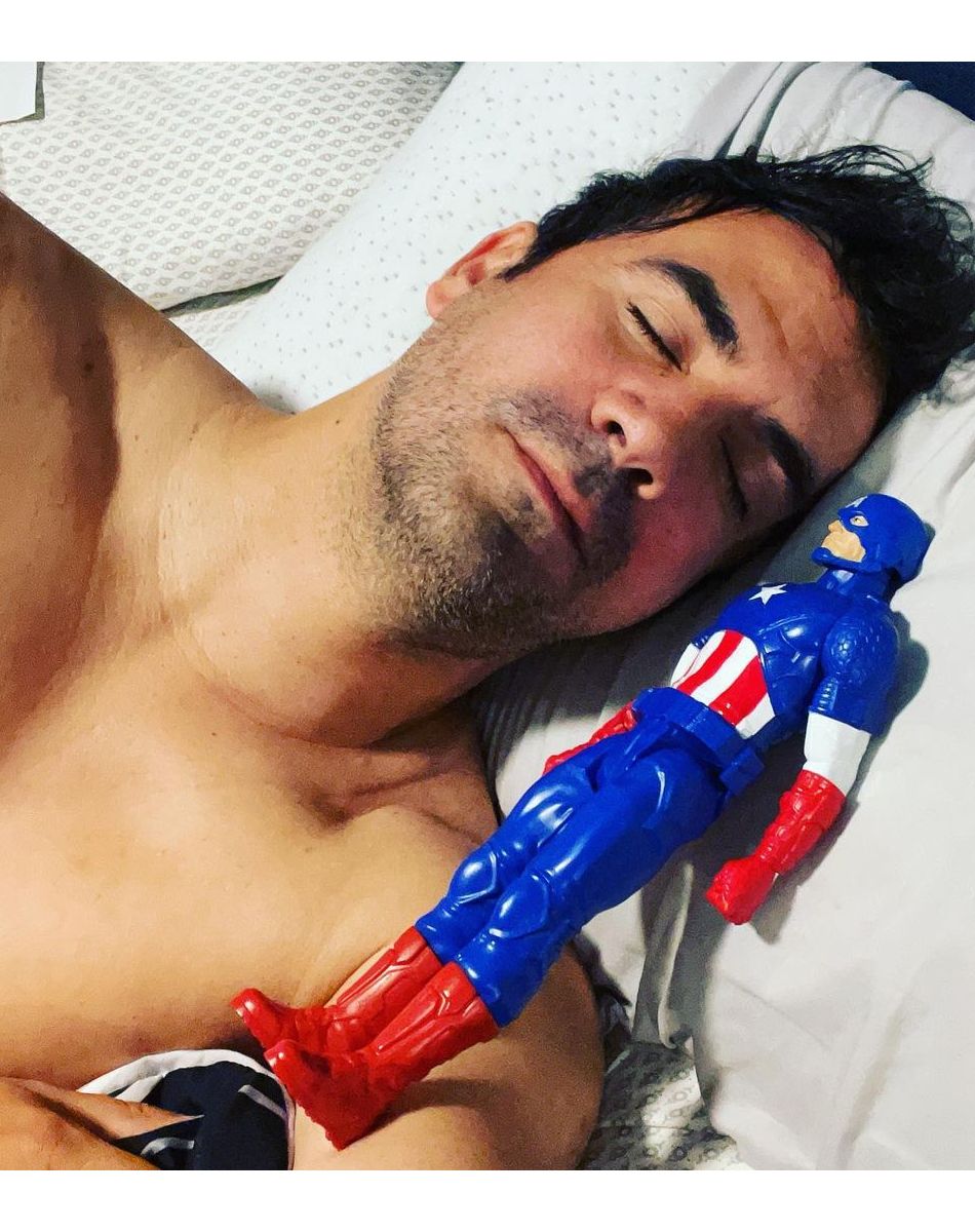 Alex Goude, séparé de son mari Romain Taillandier mais heureux papa du petit Elliot.