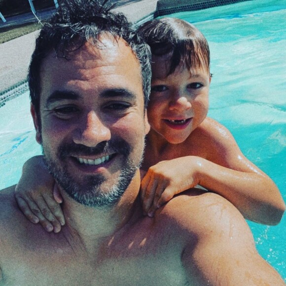 Alex Goude, séparé de son mari Romain Taillandier mais heureux papa du petit Elliot.