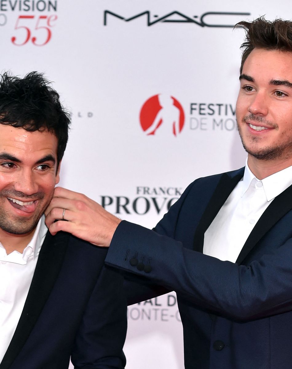 Alex Goude et son mari Romain - Photocall de la soirée d'ouverture du 55ème festival de télévision de Monte-Carlo à Monaco. Le 13 juin 2015