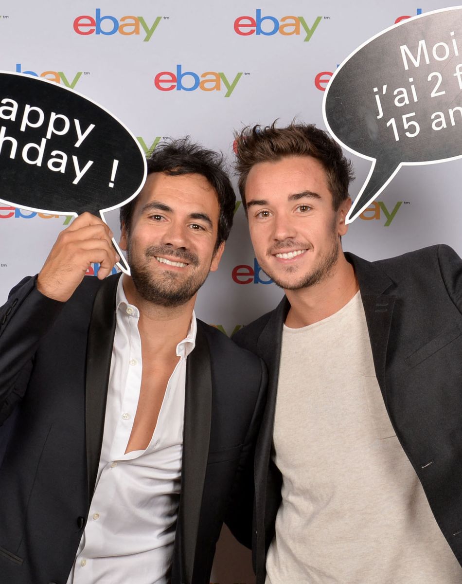 Alex Goude et son mari Romain - Photocall de la soirée des 15 ans d'Ebay à l'Hôtel Salomon de Rothschild le 17 septembre 2015.
