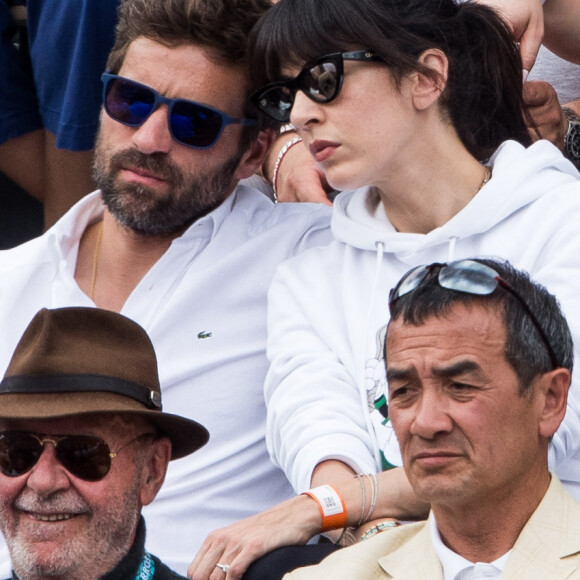 Arnaud Clément et sa compagne Nolwenn Leroy dans les tribunes lors de la finale messieurs des internationaux de France de tennis de Roland-Garros à Paris, le 9 juin 2019. © Jacovides-Moreau/Bestimage