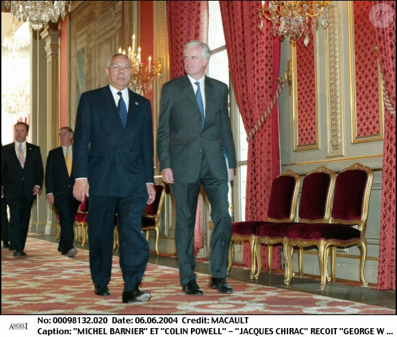 Michel Barnier et Colin Powell à l'Elysée lors du 60e anniversaire du Jour J