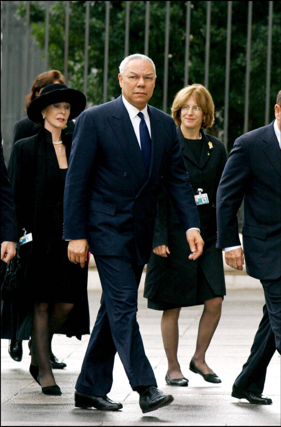 Colin Powell lors des funérailles d'état des victimes de l'attentat du 11 mars à Madrid