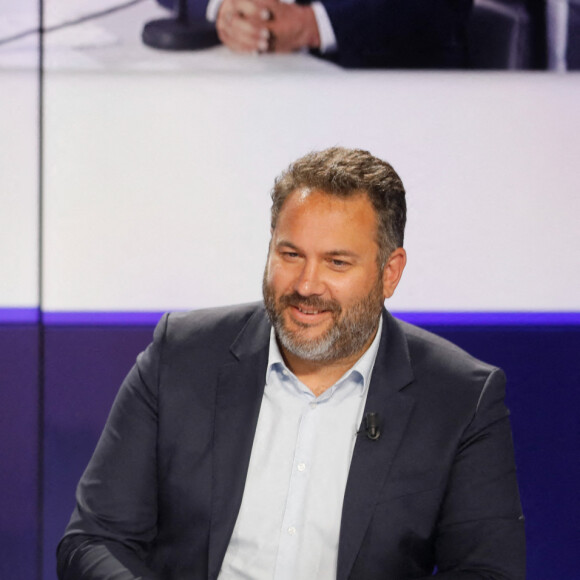 Marc-Olivier Fogiel (directeur général de BFMTV), Bruce Toussaint - Conférence de presse de rentrée de BFMTV saison 2021/2022 à l'Altice Campus à Paris, France, le 25 août 2021. © Christophe Clovis/Bestimage