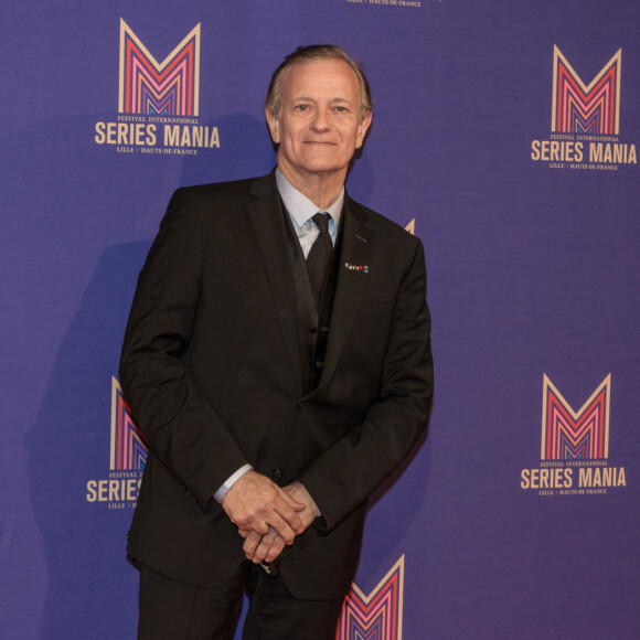 Francis Huster lors du photocall de la cérémonie de clôture du festival Series Mania 2019 à Lille le 30 mars 2019 © Stéphane Vansteenkiste / Bestimage 