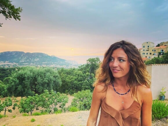 Coralie Dubost en vacances à Calvi (Corse).