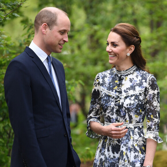 Le prince William, duc de Cambridge, et Catherine (Kate) Middleton, duchesse de Cambridge, en visite au "Chelsea Flower Show" à Londres.