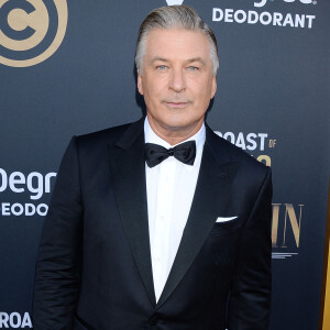 Info - Alec Baldwin a tué, par " accident ", la directrice de la photographie, et blessé le réalisateur du film " Rust " qu'il était en train de tourner au Nouveau-Mexique - Alec Baldwin - 