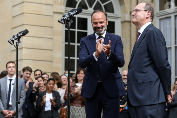 Passation de pouvoir à Matignon entre Edouard Philippe et Jean Castex, nouveau Premier ministre.