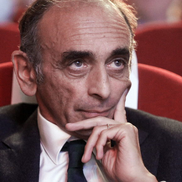 Le polémiste Eric Zemmour participe à la réunion "La Journée des Conservateurs" organisée pour discuter de la place de la droite dans les débats politiques à Asnières, près de Paris