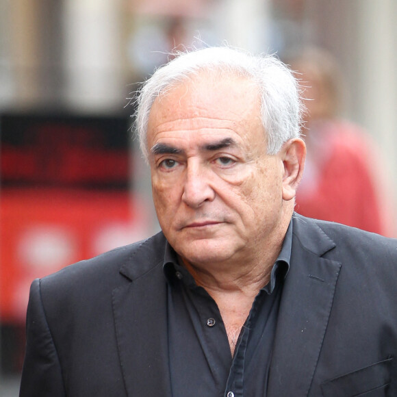 Dominique Strauss-Kahn dans les rues de Paris en 2011