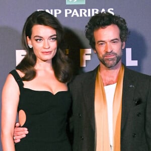 Emma Mackey et Romain Duris - Avant-première du film "Eiffel" au Grand Rex à Paris. © Coadic Guirec / Bestimage