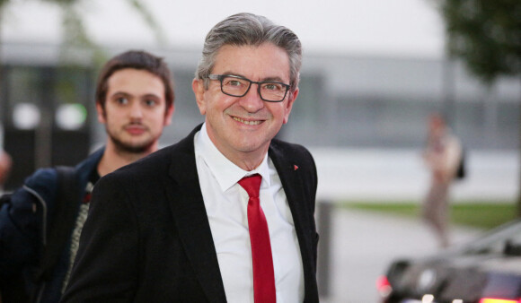 Exclusif - Jean-Luc Mélenchon arrive dans les studios de BFMTV à Paris, pour participer au premier débat politique pour les élections présidentielles.