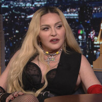 Madonna au lit les fesses à l'air : hommage osé à Marilyn Monroe