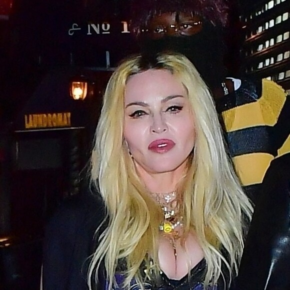 Madonna quitte le restaurant "Carbone" après le dîner à New York, le 14 septembre 2021.