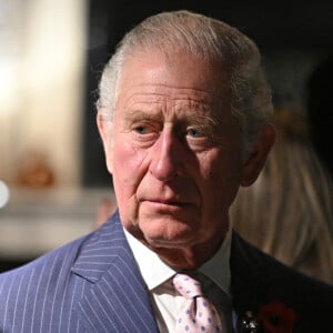 Le prince Charles, prince de Galles lors de la réception à la distillerie Clydeside à Glasgow pour les gagnants et finalistes du premier prix Earthshot en marge de la COP26 le 1er novembre 2021.  The Prince of Wales looks on as he leaves a reception at the Clydeside Distillery, Glasgow, for the key members of the Sustainable Markets Initiative and the Winners and Finalists of the first Earthshot Prize Awards as the COP26 UN Climate Change Conference takes place in Glasgow. Picture date: Monday November 1, 2021. 