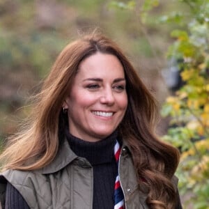 Catherine "Kate" Middleton, duchesse de Cambridge lors d'une visite aux scouts pour leur campagne, à Alexandra Park (Glasgow, Ecosse). Elle se trouve au côté de son époux le prince William. 1er novembre 2021