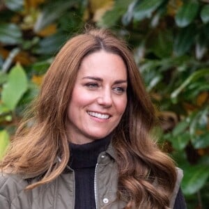 Catherine "Kate" Middleton, duchesse de Cambridge lors d'une visite aux scouts pour leur campagne, à Alexandra Park (Glasgow, Ecosse). Elle se trouve au côté de son époux le prince William. 1er novembre 2021