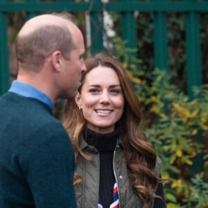 Catherine "Kate" Middleton, duchesse de Cambridge lors d'une visite aux scouts pour leur campagne, à Alexandra Park (Glasgow, Ecosse). Elle se trouve au côté de son époux le prince William. 1er novembre 2021