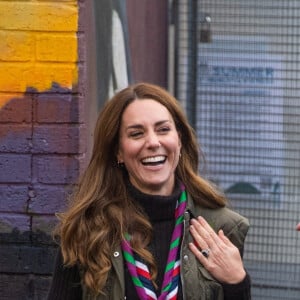 Catherine "Kate" Middleton, duchesse de Cambridge lors d'une visite aux scouts pour leur campagne, à Alexandra Park (Glasgow, Ecosse). Elle se trouve au côté de son époux le prince William. 1er novembre 2021