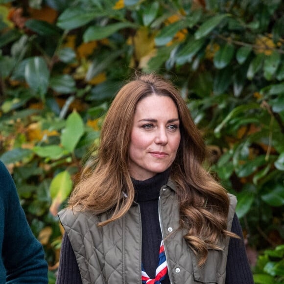 Catherine "Kate" Middleton, duchesse de Cambridge lors d'une visite aux scouts pour leur campagne, à Alexandra Park (Glasgow, Ecosse). Elle se trouve au côté de son époux le prince William. 1er novembre 2021