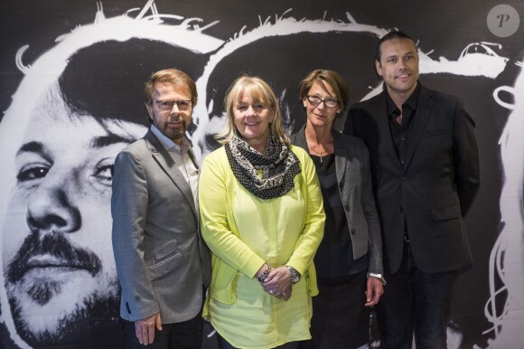 Bjorn Ulvaeus et la conservatrice du musée Ingmarie Halling au musée ABBA qui a ouvert ses portes, le 7 mai 2013 à Stockholm.