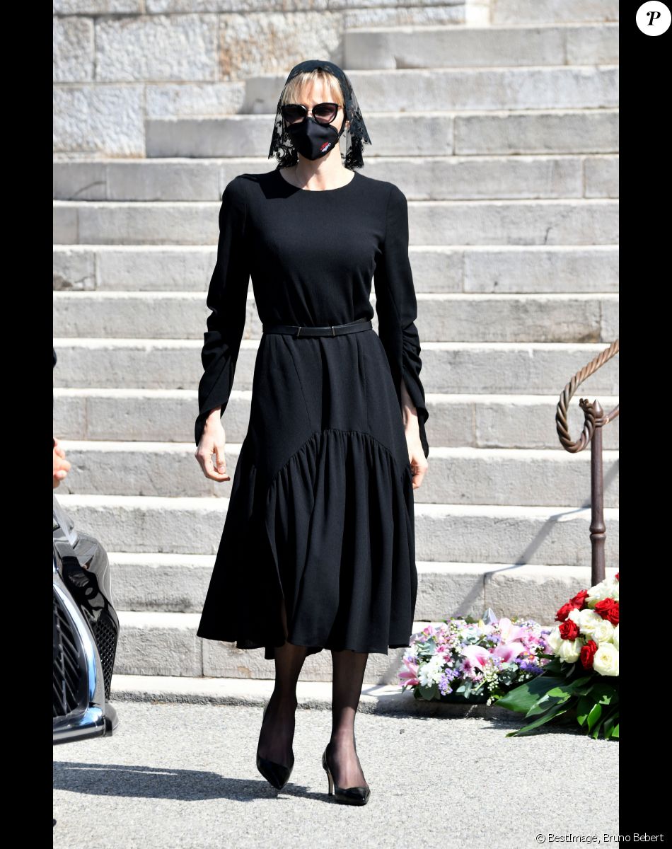 La princesse Charlène de Monaco - Obsèques de la baronne Elizabeth-Ann de Massy (Elisabeth Anne), cousine du prince Albert II en la cathédrale Notre-Dame-Immaculée de Monaco le 17 juin 2020. © Bruno Bebert / Bestimage