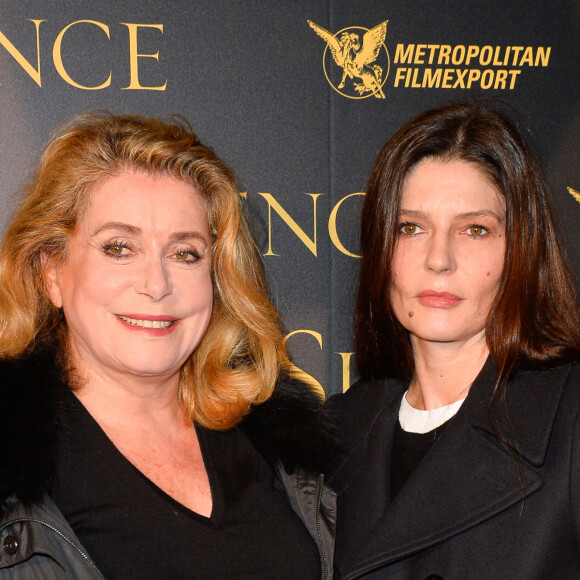 Catherine Deneuve et sa fille Chiara Mastroianni à l'avant-première de "Silence" au musée Guimet à Paris. © Guirec Coadic/Bestimage 