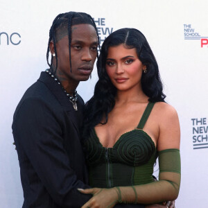 Travis Scott, Kylie Jenner et leur fille Stormi arrivent à la 72ème édition Parsons Benefit où Travis Scott va être récompensé au Pier 17 dans le Seaport District à New York.