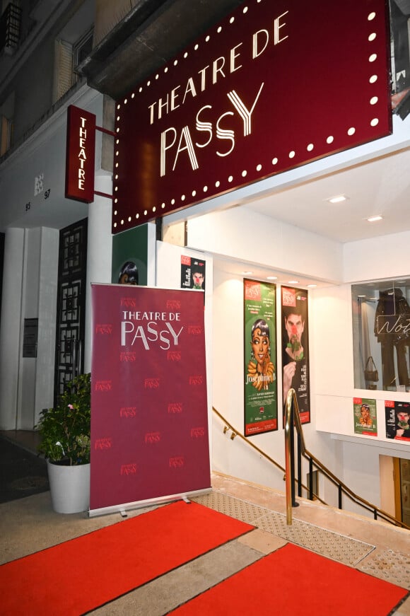 Exclusif - Ambiance - Inauguration du théâtre de Passy lors du spectacle Joséphine B à Paris le 8 novembre 2021. © Coadic Guirec/Bestimage
