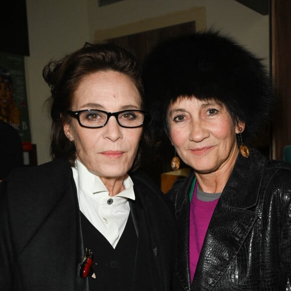 Exclusif - Nathalie Roussel et Caroline Loeb - Inauguration du théâtre de Passy lors du spectacle Joséphine B à Paris le 8 novembre 2021. © Coadic Guirec/Bestimage