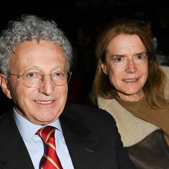 Exclusif - Nelson Monfort avec sa femme Dominique - Inauguration du théâtre de Passy lors du spectacle Joséphine B à Paris le 8 novembre 2021. © Coadic Guirec/Bestimage