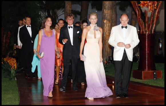 La princesse Caroline de Monaco et son mari le prince Ernst August de Hanovre, la princesse Charlene et le prince Albert de Monaco - 60e Bal de la Croix-Rouge au Sporting Club de Monaco en 2008.