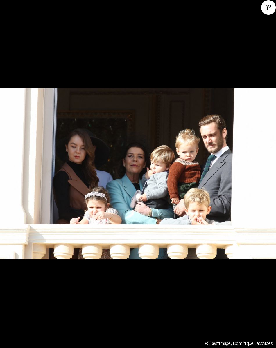 La princesse Alexandra de Hanovre, la princesse Caroline de Hanovre, India, Sacha et Maximilian Casiraghi, Pierre Casiraghi et son fils Francesco - La famille princière de Monaco au balcon du palais lors de la Fête nationale monégasque à Monaco. Le 19 novembre 2019 © Dominique Jacovides / Bestimage