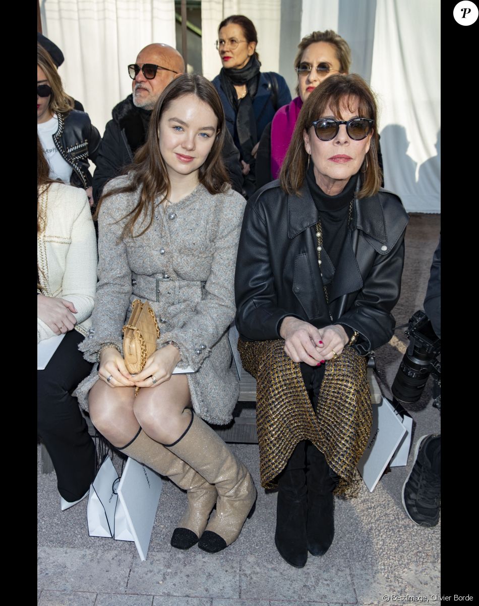 La princesse Alexandra de Hanovre et sa mère la princesse Caroline de Hanovre - FrontRow - défilé de mode Haute-Couture printemps-été 2020 "Chanel" à Paris. Le 21 janvier 2020 © Olivier Borde / Bestimage
