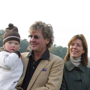 La princesse Caroline de Monaco, son mari le prince Ernst August de Hanovre et leur fille la princesse Alexandra en 2002. 