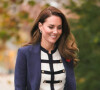 Kate Middleton, duchesse de Cambridge, arrive au musée de la guerre à Londres.