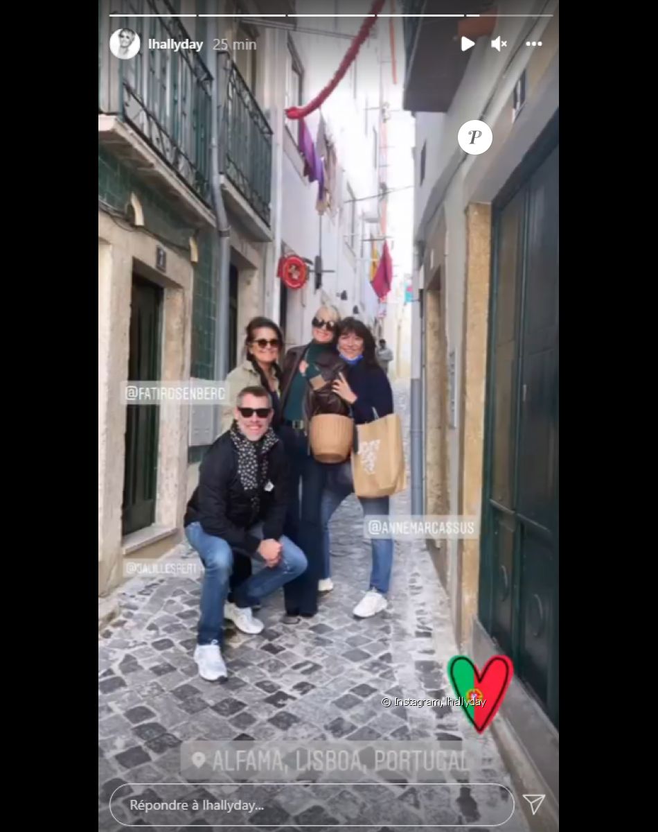 Laeticia Hallyday et Jalil Lespert à Lisbonne pour un voyage entre amis, le 11 novembre 2021.