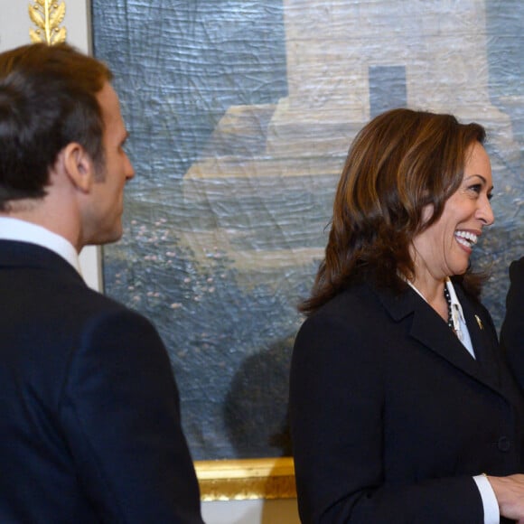 Kamala Harris, vice-présidente des Etats-Unis, Emmanuel Macron, président de la Republique francaise, sa femme Brigitte Macron - Dîner des chefs d'Etats et de Gouvernements, des chefs des Organisations internationales, des acteurs du numérique ainsi que des partenaires du Forum au palais de l'Elysée à Paris. Le 11 novembre 2021