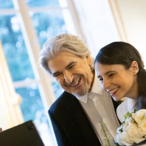 Mariage de Serge Lama et Luana Santonino à la mairie du 7e arrondissement de Paris. Le 11 février 2021. © Cyril Moreau/Bestimage