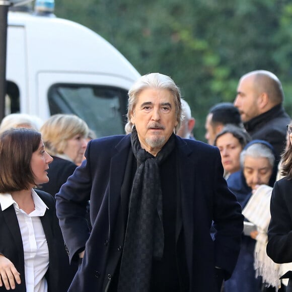 Serge Lama - Arrivées aux obsèques de Charles Aznavour en la cathédrale arménienne Saint-Jean-Baptiste de Paris. Le 6 octobre 2018. © Jacovides-Moreau / Bestimage