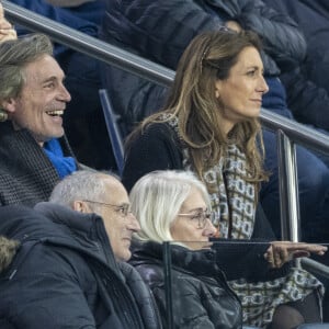 Anne-Claire Coudray et son compagnon Nicolas Vix - Qualification pour la Coupe du monde 2022 entre la France et le Kazakhstan au Parc des Princes à Paris, le 13 novembre 2021. © Cyril Moreau/Bestimage