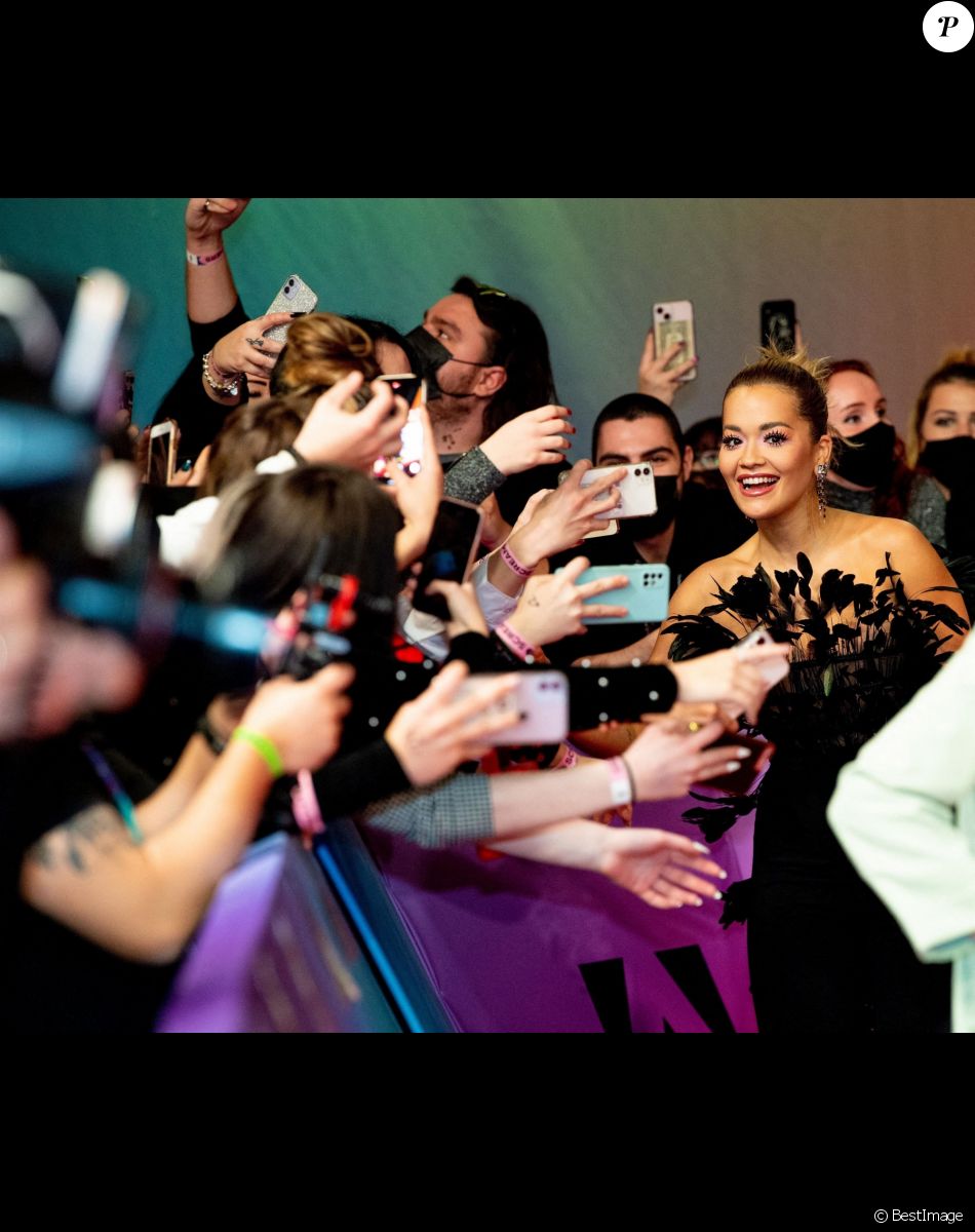 Rita Ora au photocall des "MTV Europe Music Awards (EMA)" au Laszlo Papp Budapest Sports Arena. Budapest, le 14 novembre 2021.