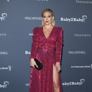 Hilary Duff au photocall du 10ème anniversaire du gala "Baby2Baby" à Los Angeles, le 14 novembre 2021. 
