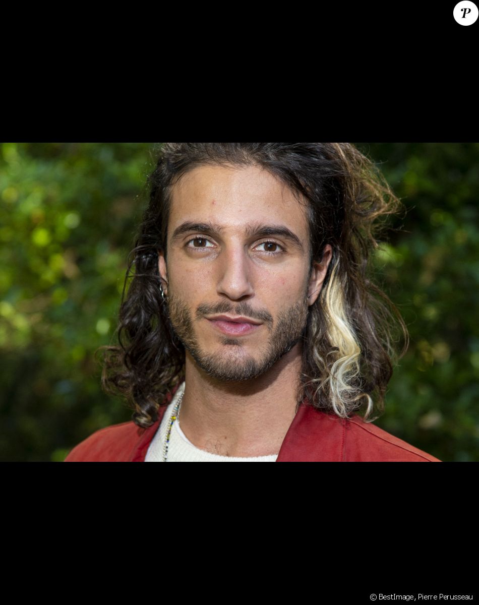 Exclusif - Julien Sebbag - Autour de Doigby, les Youtubeurs B.Lorber, H.Tran, L.Camilleri, S.Péirssé ont reçu 31 invités dont M. Horn, C.Dion, P.Larrouturou, B.Poirson, pour décrypter les enjeux liés aux changements climatiques et imaginer le monde de demain, lors du premier événement d'infotainment 100% digital, "Youtopia", une émission diffusée en live interactif durant 14 heures sur Youtube depuis la Fondation Goodplanet, en marge de la Cop26 (1er - 12 novembre 2021). La première édition de "Youtopia", destinée également à récolter des fonds pour planter des arbres dans la campagne française, a totalisé 180.000 vues pendant le live et a atteint plus de 26 millions de personnes autour de l'événement sur tous les réseaux sociaux. Le 5 novembre 2021. © Pierre Perusseau / Bestimage