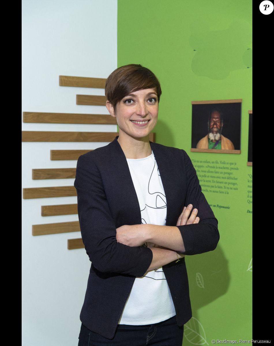 Exclusif - Albane Godard - Autour de Doigby, les Youtubeurs B.Lorber, H.Tran, L.Camilleri, S.Péirssé ont reçu 31 invités dont M. Horn, C.Dion, P.Larrouturou, B.Poirson, pour décrypter les enjeux liés aux changements climatiques et imaginer le monde de demain, lors du premier événement d'infotainment 100% digital, "Youtopia", une émission diffusée en live interactif durant 14 heures sur Youtube depuis la Fondation Goodplanet, en marge de la Cop26 (1er - 12 novembre 2021). La première édition de "Youtopia", destinée également à récolter des fonds pour planter des arbres dans la campagne française, a totalisé 180.000 vues pendant le live et a atteint plus de 26 millions de personnes autour de l'événement sur tous les réseaux sociaux. Le 5 novembre 2021. © Pierre Perusseau / Bestimage