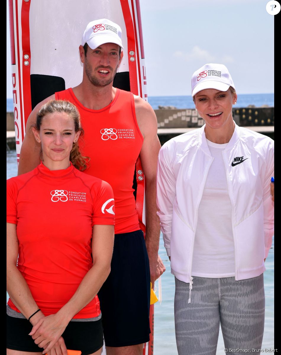 Exclusif - Alain Bernard - La princesse Charlène de Monaco participe à la Journée Water Safety, pour la prévention de la noyade organisée par sa Fondation et le Centre sauvetage Aquatique de Monaco (CSAM) en partenariat avec l'association française Cap O Pas Cap et la Croix Rouge monégasque, le 6 juin 2016 sur la plage du Larvotto. 90 scolaires entre 11 et 13 ans du collège Bellevue de Beausoleil et des collèges FANB et Charles III de la Principauté vont être sensibilisés au risque de la noyade. Des bénévoles sur le parvis du Larvotto vont remettre aux enfants mais aussi aux passants des brochures en plusieurs langues qui mettent l'accent sur les risques de noyades et les mesures de prévention. Ces jeunes collégiens participeront à plusieurs ateliers, comme la découverte du milieu aquatique ou l'initiation aux disciplines du sauvetage aquatique... Autour de Pierre Frolla, quadruple champion du monde d'apnée et ambassadeur de la Fondation Princesse Charlene de Monaco, il y aura bon nombre de sportifs de haut niveau tels que la championne olympique Kirsty Coventry, Stéphane Diagana, champion du monde du 400m haies, Alain Bernard, double champion olympique en nage libre, Guillaume Nery, multiple recordman d'apnée, Kevin Rolland, médaillé olympique de ski freestyle, Virginie Dedieu, triple championne olympique de natation synchronisée, Anthony Mazzer, champion d'Europe junior de sauvetage côtier, Carlos Alonso Ruiz, champion d'Europe de rescue board, Julien Lalanne, champion du monde SERC, Alexandra Luz et Itziar Abascal, championnes du monde de sauvetage côtier et Stéphanie Barneix-Geyer, présidente de Cap O pas Cap et championne du monde de sauvetage côtier et de paddle board. La matinée se terminera par une course relais l'Ocean race entre les différents sportifs avec aux commentaires l'animateur TV et radio Marc Toesca. © Bruno Bebert / Pool restreint Monaco / Bestimage - Crystal - Visual
