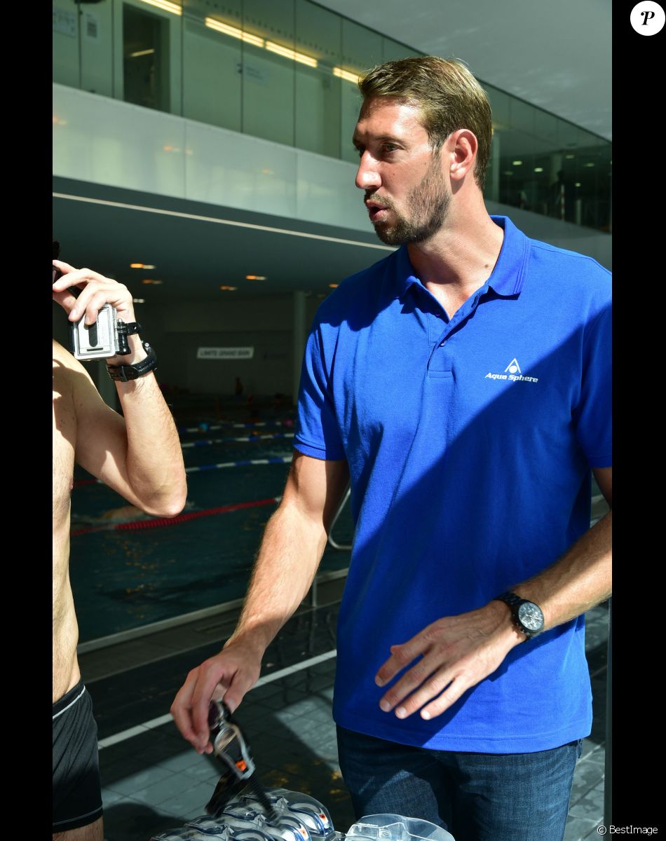 Exclusif - Le nageur Alain Bernard nouveau partenaire de l'équipementier Aqua Sphère a donné un cours de natation et présenté la nouvelle collection Aqua Sphere - Piscine Beaujon, à Paris le 15 septembre 2015