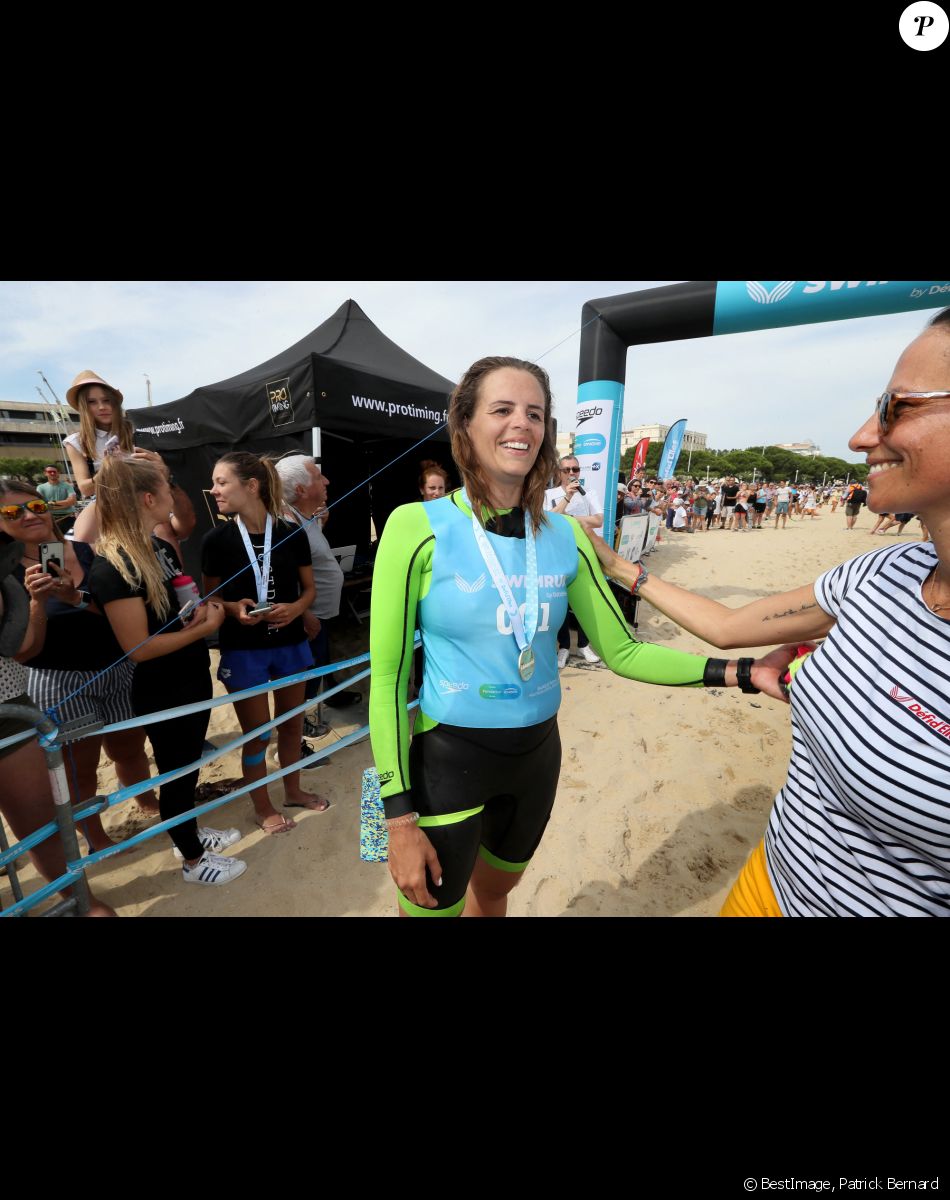Exclusif - Laure Manaudou - La championne de natation L.Manaudou organise et lance la 1er édition de sa course, la "Swimrun" à Arcachon, France, le 23 juin 2019. Maintenant organisatrice de course avec son amie C.Gauzet, ancienne candidate de l'émission Koh-Lanta. Cette première édition de course et de nage était composée de 12 kilomètres de course dans le sable et 3 kilomètres de nage en mer. © Patrick Bernard/Bestimage